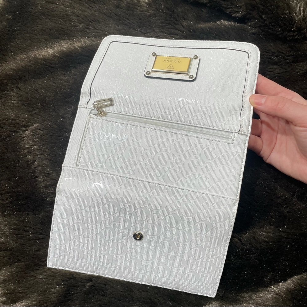 Guess White Continental Wallet - Picture 3 of 5